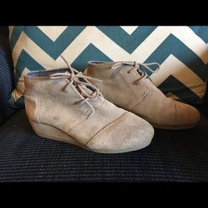TOMS Desert Wedge Boots